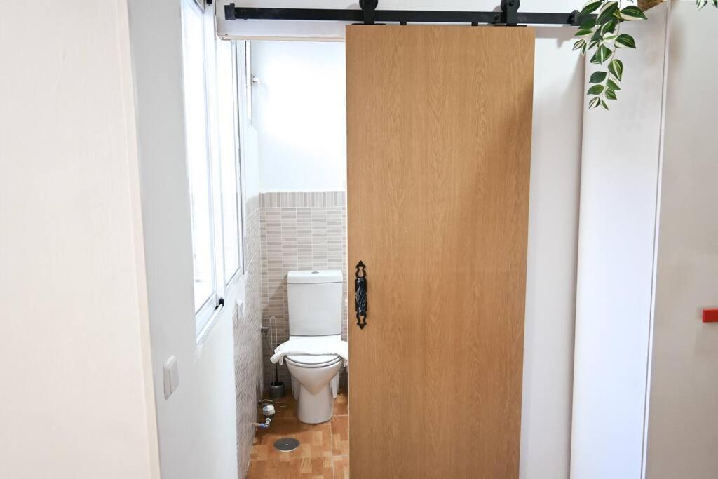 Ferienwohnung Agradable Apartamento Temporal De 1 Dormitorio En Madrid Pez30 Exterior foto