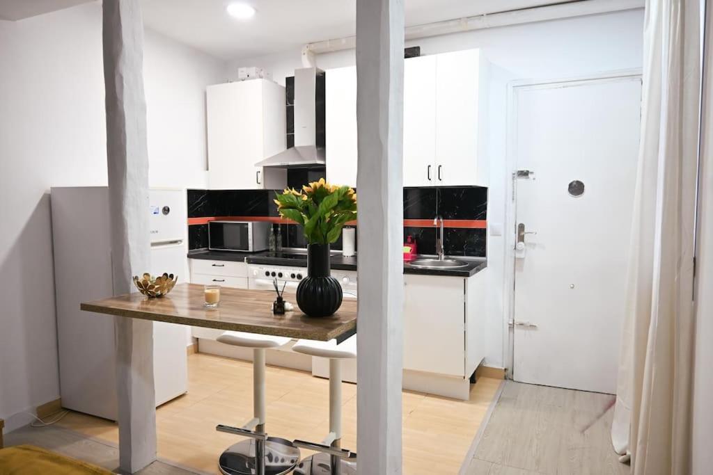 Ferienwohnung Agradable Apartamento Temporal De 1 Dormitorio En Madrid Pez30 Exterior foto
